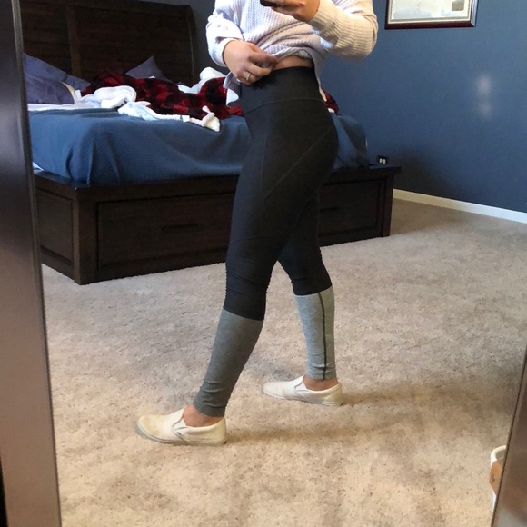 Outdoor Voices 3/4 dip warmup leggings - Picture 3 of 6